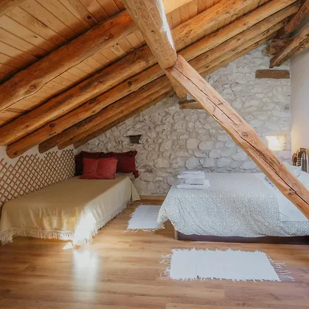 カントリーハウス Hoyal De Pinares