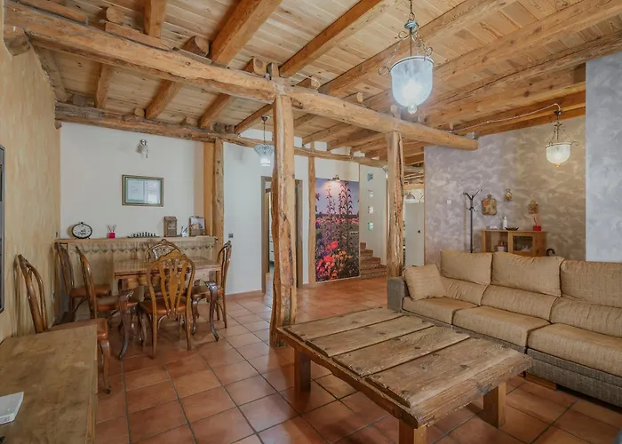 Hoyal De Pinares Frumales